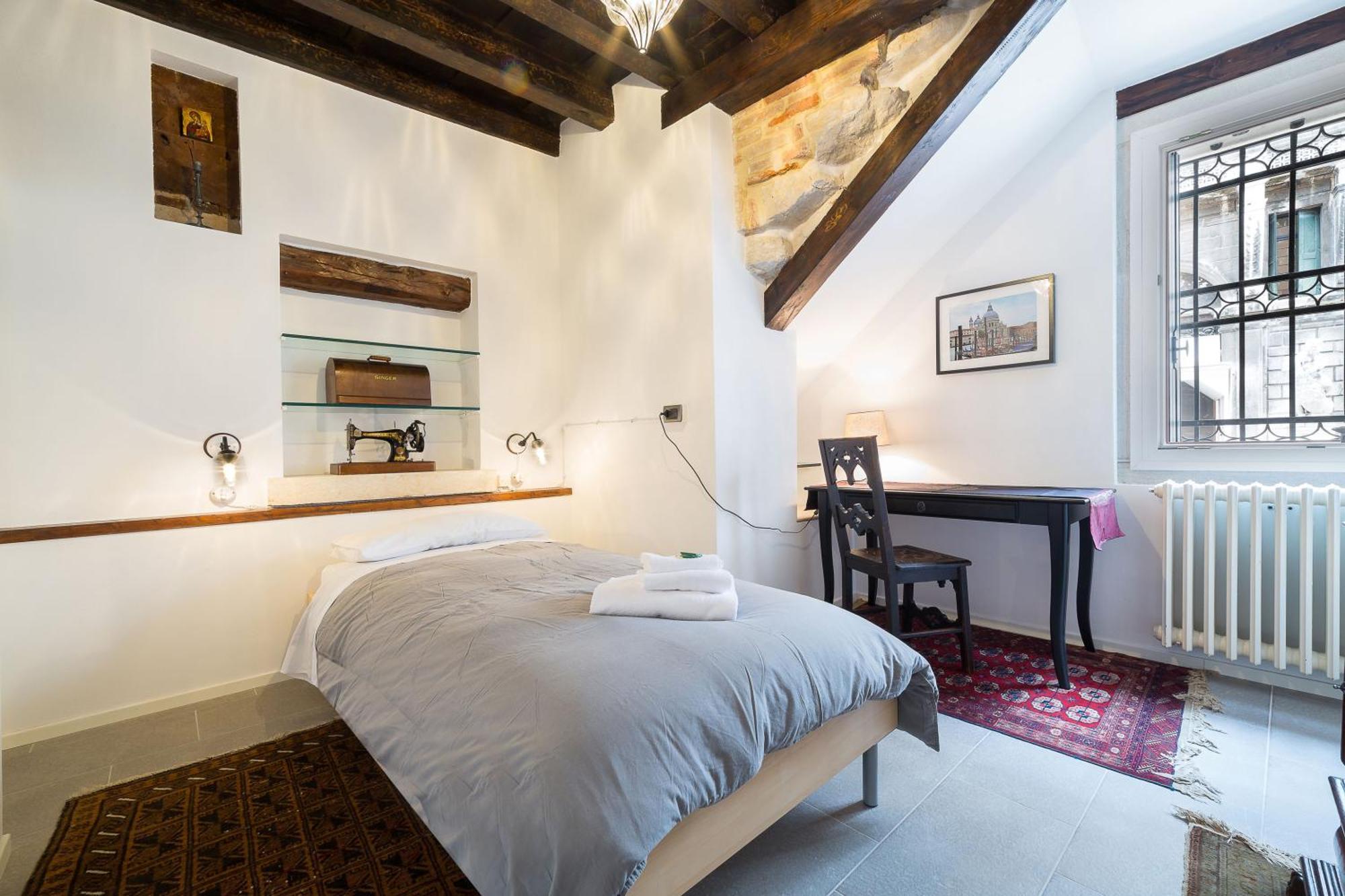 Апартаменты Ve.N.I.Ce Cera Casa Santo Stefano Венеция Экстерьер фото