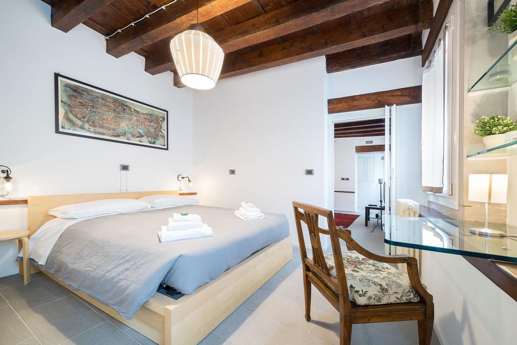 Апартаменты Ve.N.I.Ce Cera Casa Santo Stefano Венеция Экстерьер фото