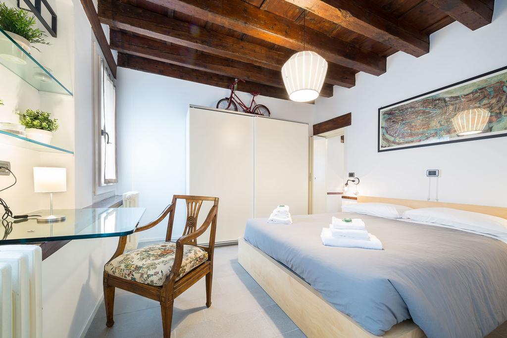 Апартаменты Ve.N.I.Ce Cera Casa Santo Stefano Венеция Экстерьер фото