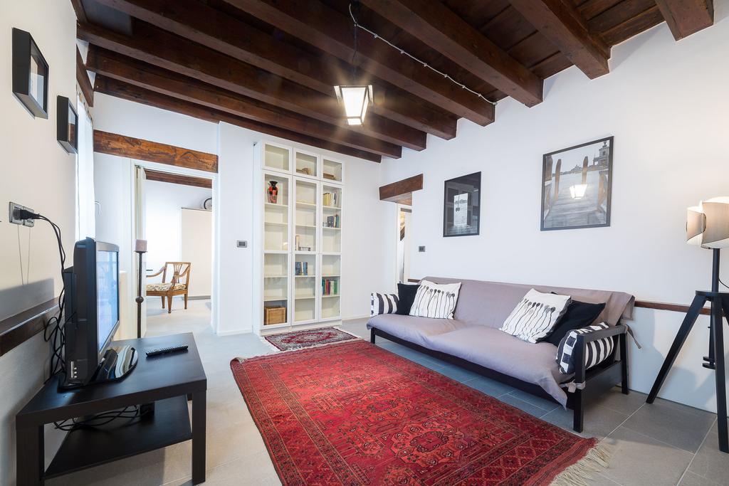 Апартаменты Ve.N.I.Ce Cera Casa Santo Stefano Венеция Экстерьер фото